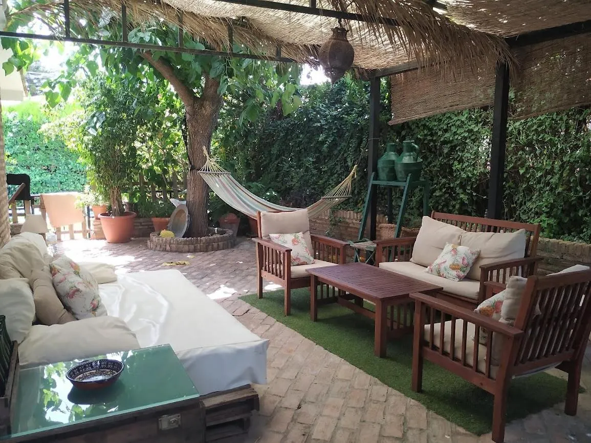 Dormir Entre Limones, Casa De Invitados En Vivienda Familiar Dos Hermanas Spain